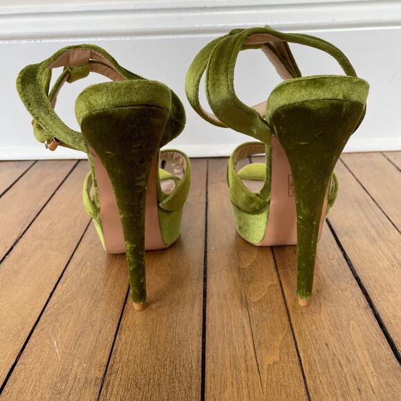 Missguided Green Velvet Platform Heels 6 - Picture 4 of 7